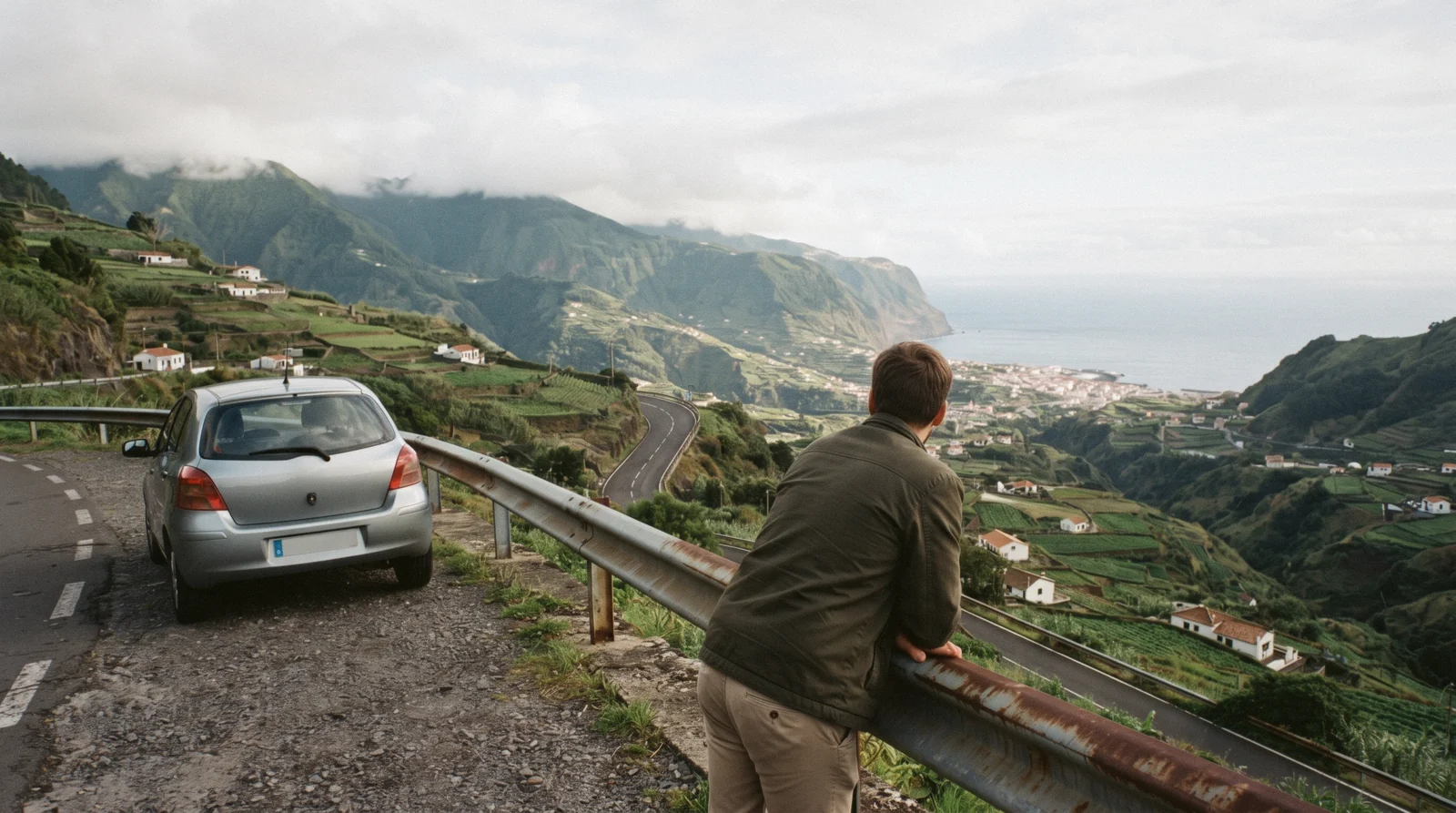 View over the Funchal amphitheatre and its bay from Pico dos Barcelos, the first stop on Madeira in 3 days